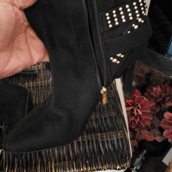 Beautiful Black Suede Boots - Picture 6 of 6